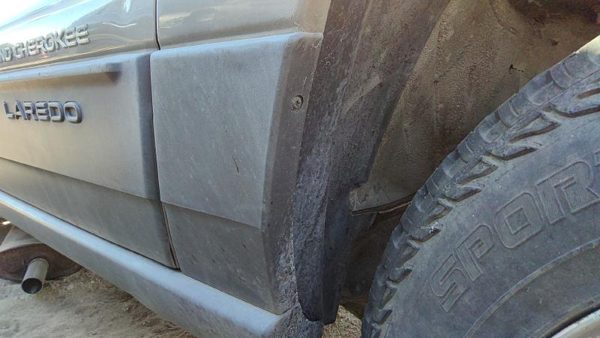 2001-2003 Jeep Grand Cherokee Passenger Right Moulding From Fender Trim Strip — photo 3