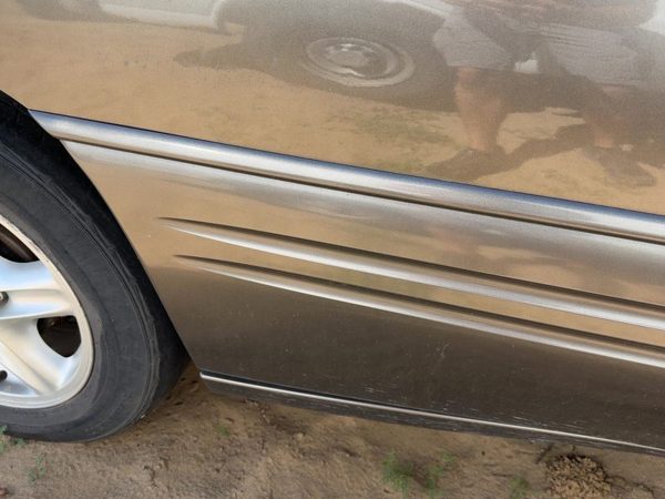 1999 Pontiac Bonneville Passenger Right Rear Moulding From Door Oem Back Gold — photo 4