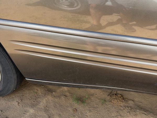 1999 Pontiac Bonneville Passenger Right Rear Moulding From Door Oem Back Gold — photo 5