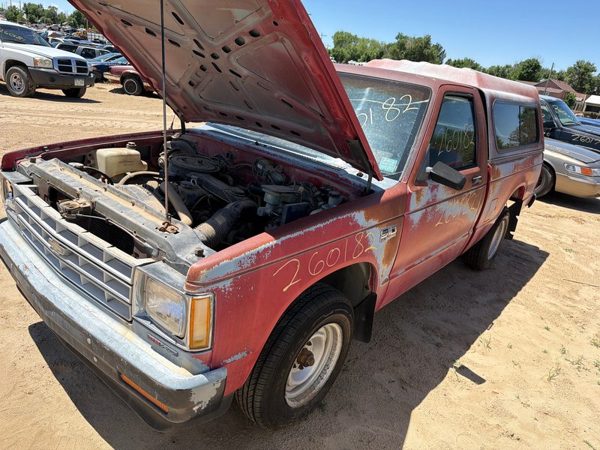 1990 Chevrolet S10 — vehicle photo 3