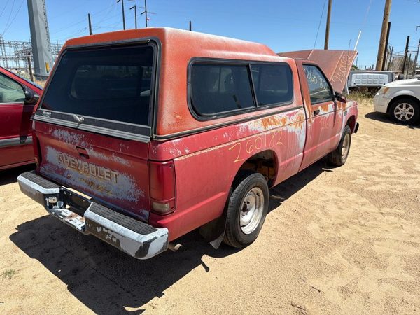 1990 Chevrolet S10 — vehicle photo 8