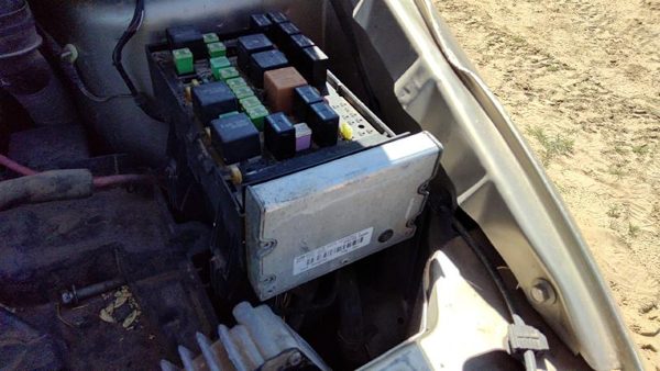 2003 Dodge Caravan Bcm Body Control Module Computer Oem 4748078Ae 4727079Ac — photo 3