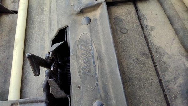 1999-2007 F350 Powerstroke Hood Latch Assembly With Bracket Oem — photo 3
