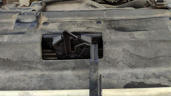 1999-2007 F350 Powerstroke Hood Latch Assembly With Bracket Oem — photo 1