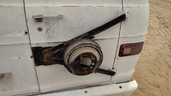 1974 Dodge Van B200 Spare Tire Winch Carrier Mount Bracket Assembly Complete Oem — photo 2