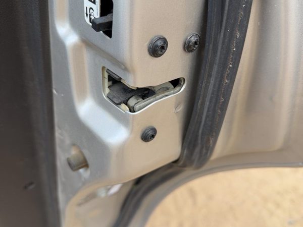 06-07 Ford Fivehundred Passenger Right Rear Door Latch With Rods/Cables Oem Back — photo 3