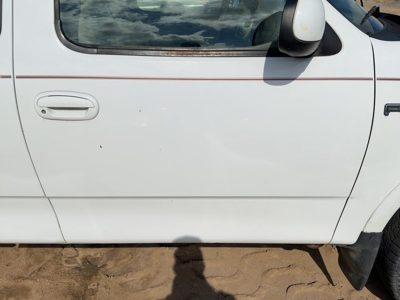 1999 Ford F-150 Front Door RH White Yz