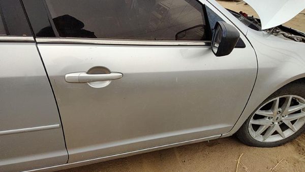 2012 Ford Fusion Front Door RH Silver Ux — photo 3