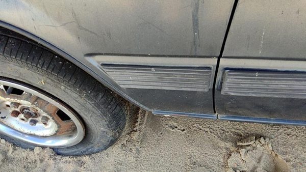 1984-1986 Toyota Camry Driver Left Moulding From Fender Oem Trim Strip Gray — photo 3