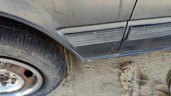 1984-1986 Toyota Camry Driver Left Moulding From Fender Oem Trim Strip Gray — photo 1