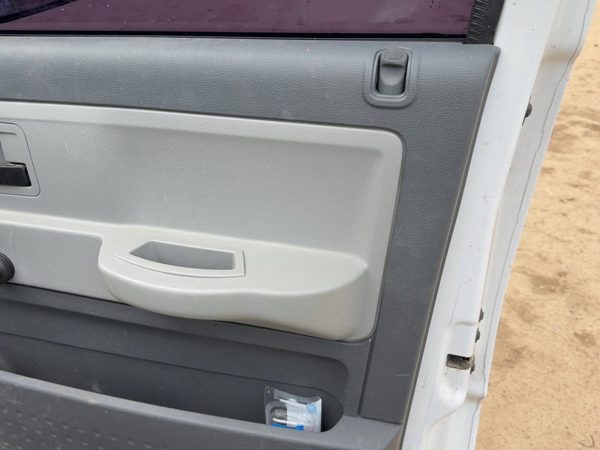 2005-2007 Dodge Dakota Passenger Right Front Door Trim Panel Gray P9D5 — photo 2