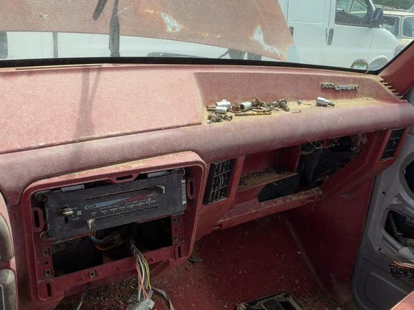 1987-1991 Ford F150 Passenger Dash Trim Bezel Oem Red E7Tz1504320B — photo 1