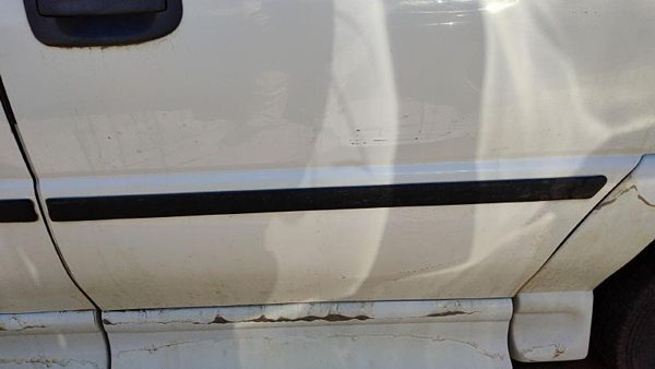2005-2007 Chevy Uplander Driver Left Rear Moulding From Door Oem Back Trim Strip — photo 1