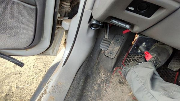 1996-1999 Ford Taurus Driver Left Lower Kick Trim Panel Oem Gray — photo 1