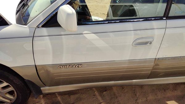 2000 Subaru Legacy Front Door LH White 8Y3 — photo 3