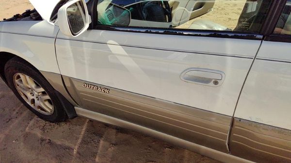 2000 Subaru Legacy Front Door LH White 8Y3 — photo 6