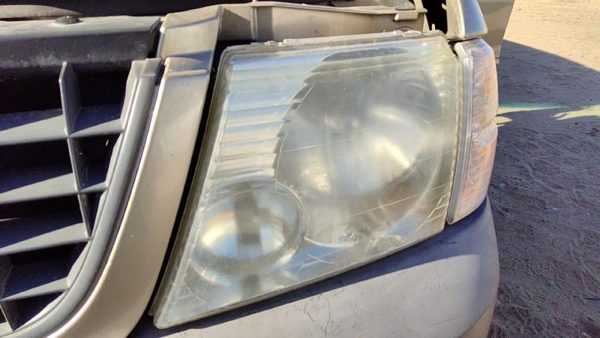 2003 Ford Explorer Headlamp Assembly LH — photo 3