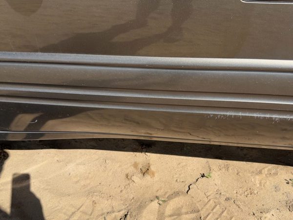 1999 Pontiac Bonneville Driver Left Front Moulding From Door Oem Gold — photo 3