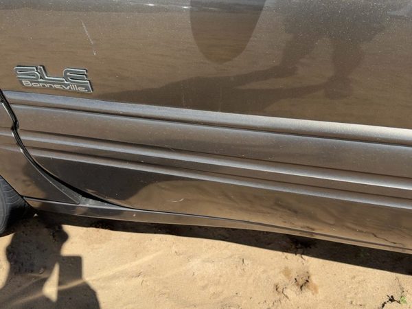 1999 Pontiac Bonneville Driver Left Front Moulding From Door Oem Gold — photo 5