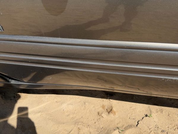 1999 Pontiac Bonneville Driver Left Front Moulding From Door Oem Gold — photo 6