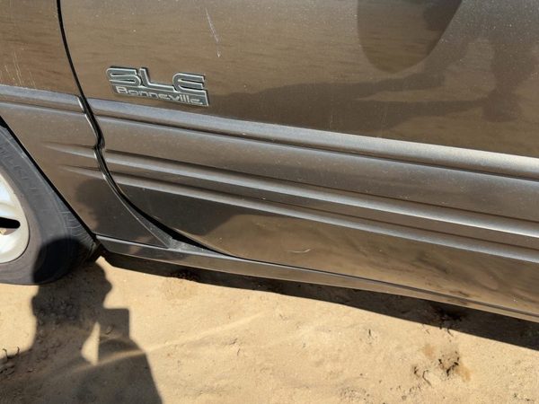 1999 Pontiac Bonneville Driver Left Front Moulding From Door Oem Gold — photo 7