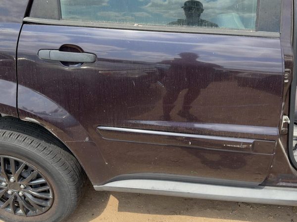 2006 Chevrolet Equinox Rear Door RH Black Amethyst 71U — photo 1