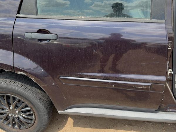 2006 Chevrolet Equinox Rear Door RH Black Amethyst 71U — photo 2