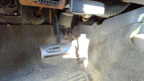 1999-2000 Dodge Dakota Gas And Brake Pedal Assembly Automatic Transmission — photo 2