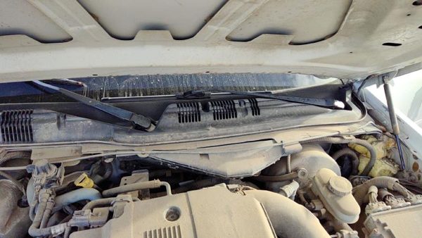 2003-2011 Ford Crown Vic Windshield Wiper Cowl Vent Trim Panel Oem Cover — photo 6