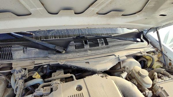 2003-2011 Ford Crown Vic Windshield Wiper Cowl Vent Trim Panel Oem Cover — photo 5