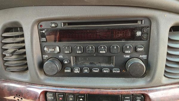2004 Buick LeSabre Audio & Visual Equip.(radio) — photo 2