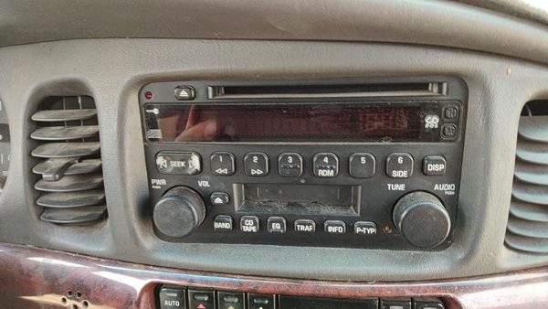 2004 Buick LeSabre Audio & Visual Equip.(radio) — photo 3
