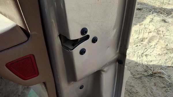 91-96 Buick Park Ave Ultra Passenger Right Front Door Latch With Rods/Cables Oem — photo 1