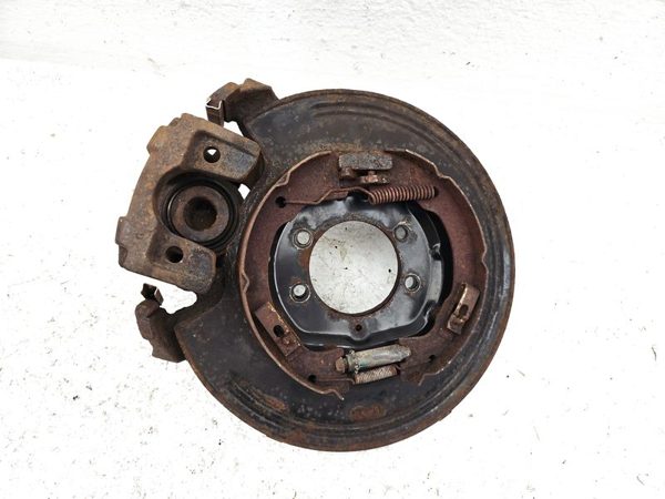 03-05 Liberty Passenger Right Rear Brake Caliper With Mount Bracket Oem Back — photo 1