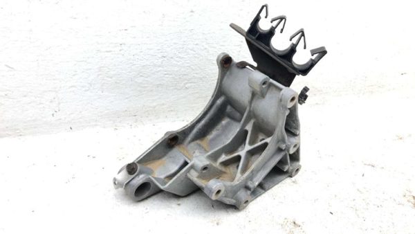 1998 342.GM8598 Alternator Bracket 5.7L 10236997 — photo 9