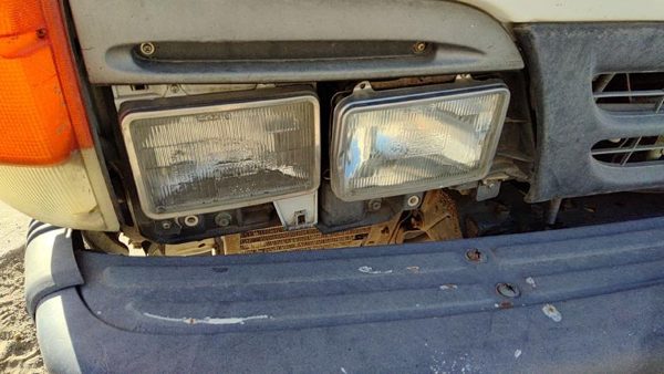 95-98 Isuzu Npr Passenger Right Head Light Front Lamp With Mount Bracket Panel — photo 3
