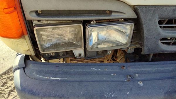 95-98 Isuzu Npr Passenger Right Head Light Front Lamp With Mount Bracket Panel — photo 2