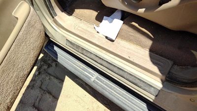 1998-1999 Lincoln Navigator Driver Left Lower Kick Trim Panel Oem Tan Kx