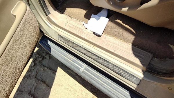 1998-1999 Lincoln Navigator Driver Left Lower Kick Trim Panel Oem Tan Kx — photo 1