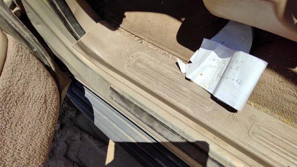 1998-1999 Lincoln Navigator Driver Left Lower Kick Trim Panel Oem Tan Kx — photo 5