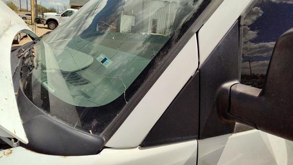 2012 Chevy Express Van Driver Left Moulding From Fender Oem Trim Strip White 50U — photo 4