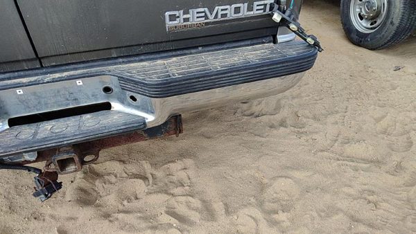 1992-1999 Chevy Suburban Chrome Rear Bumper With Mount Brackets Oem 999863 — photo 5