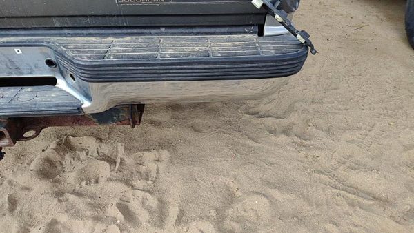 1992-1999 Chevy Suburban Chrome Rear Bumper With Mount Brackets Oem 999863 — photo 6