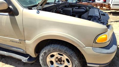 1998 Lincoln Navigator Fender RH Gold Bi
