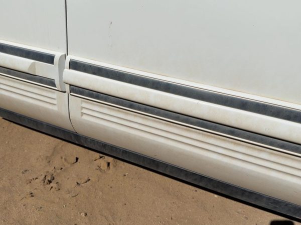 90-94 Town Car Passenger Right Front Moulding From Door Oem Trim Strip White Wt — photo 5