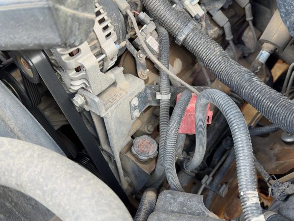 99-16 Chevy Suburban Power Steering Pump With Mount Bracket Oem 5.3L — photo 1
