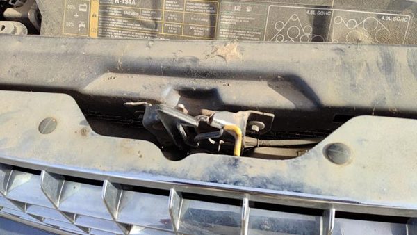 2002-2005 Ford Explorer Hood Latch Assembly With Bracket Oem 5L2z16138a — photo 4