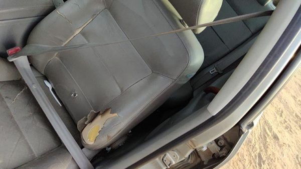 2002-2005 Vw Passat Driver Left Front Seat Belt Retractor Oem Shoulder Gray — photo 2