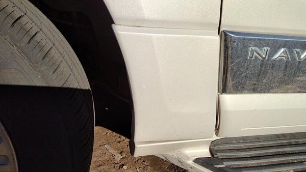 07-17 Navigator Driver Left Moulding From Fender Trim Strip Pv White Chocolate — photo 2
