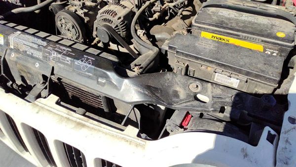 2005 Jeep Liberty Radiator Support — photo 8
